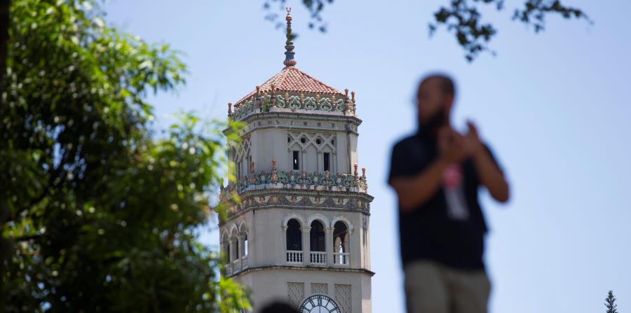 Los participantes plantean en el vídeo, que han difundido como parte de su iniciativa, que respaldar la institución universitaria significa apoyar el futuro de Puerto Rico. (horizontal-x3)