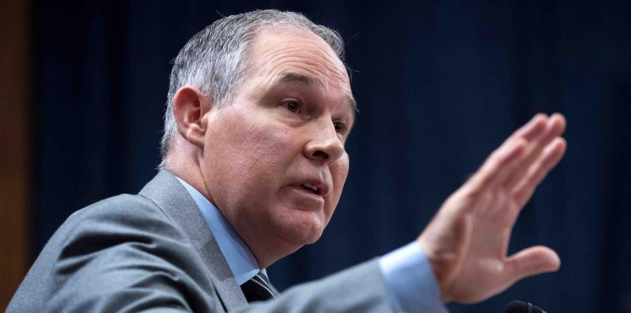 Pruitt testifica ante un comité del Senado en el Capitolio el 30 de enero de 2018. (EFE) (horizontal-x3)