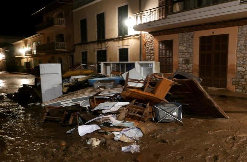 Aumentan a doce los muertos por las inundaciones de la isla de Mallorca (semisquare-x3)