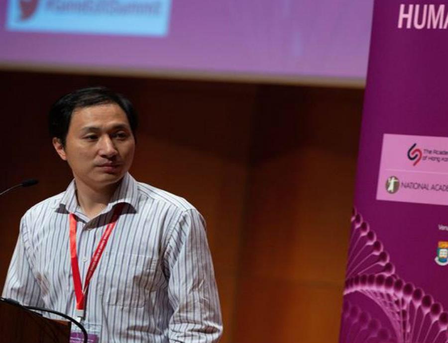 He Jiankui presenta su trabajo en la II cumbre internacional sobre Edición del Genoma Humano en la Universidad de Hong Kong (semisquare-x3)