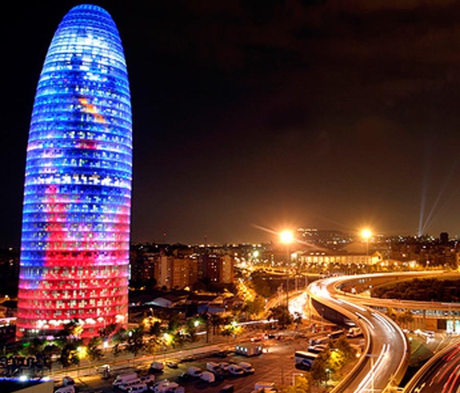 Vista de la emblemática Torre Agbar. (EFE) (semisquare-x3)