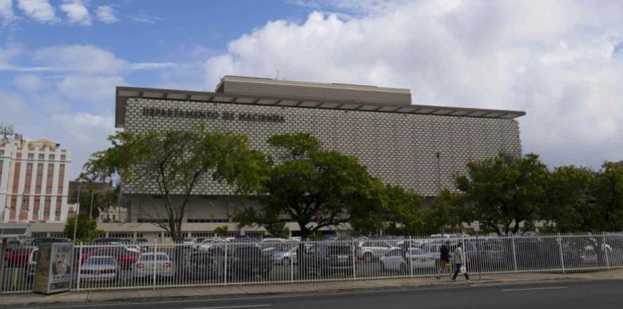 Los comercios que lo necesiten, podrán acudir a las oficinas centrales de Hacienda para completar sus planillas de IVU, de ser necesario. (horizontal-x3)