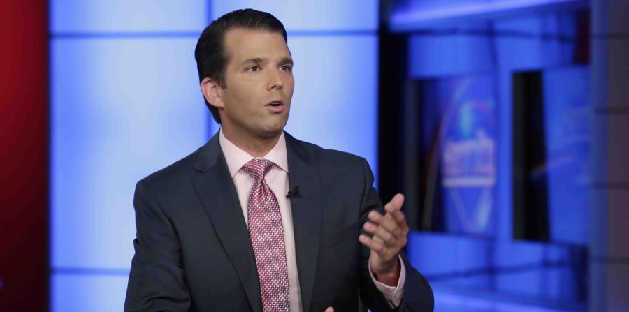 Trump Jr. se amparó en un supuesto privilegio de cliente-abogado para no responder preguntas sobre las conversaciones que mantuvo con su padre cuando este verano estalló el escándalo por su reunión con una abogada rusa durante la campaña presidencial. (horizontal-x3)