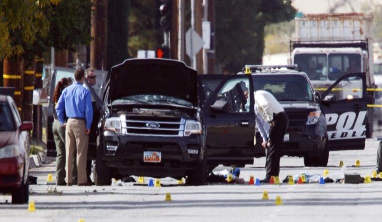 Uno de los atacanteshabía estado en contacto mediante redes sociales con extremistas vigilados por el FBI (horizontal-x3)