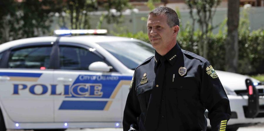 El jefe de la Policía de Orlando, John Mina, acudió a la escena. (AP) (horizontal-x3)