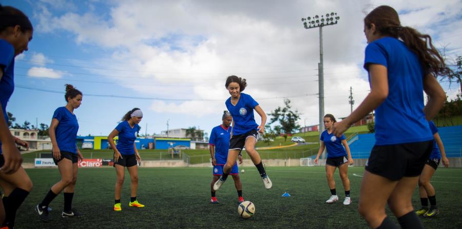 Las jugadoras de la Selección entrenaron en el Bayamón Soccer Complex de cara al importante compromiso. Como preparación, foguearon con varios equipos de la isla. (horizontal-x3)