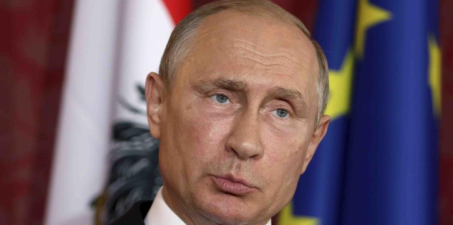 El presidente ruso Vladimir Putin habla durante una conferencia de prensa conjunta con su homólogo austriaco Alexander Van Der Bellen como parte de una reunión en Viena, Austria (horizontal-x3)