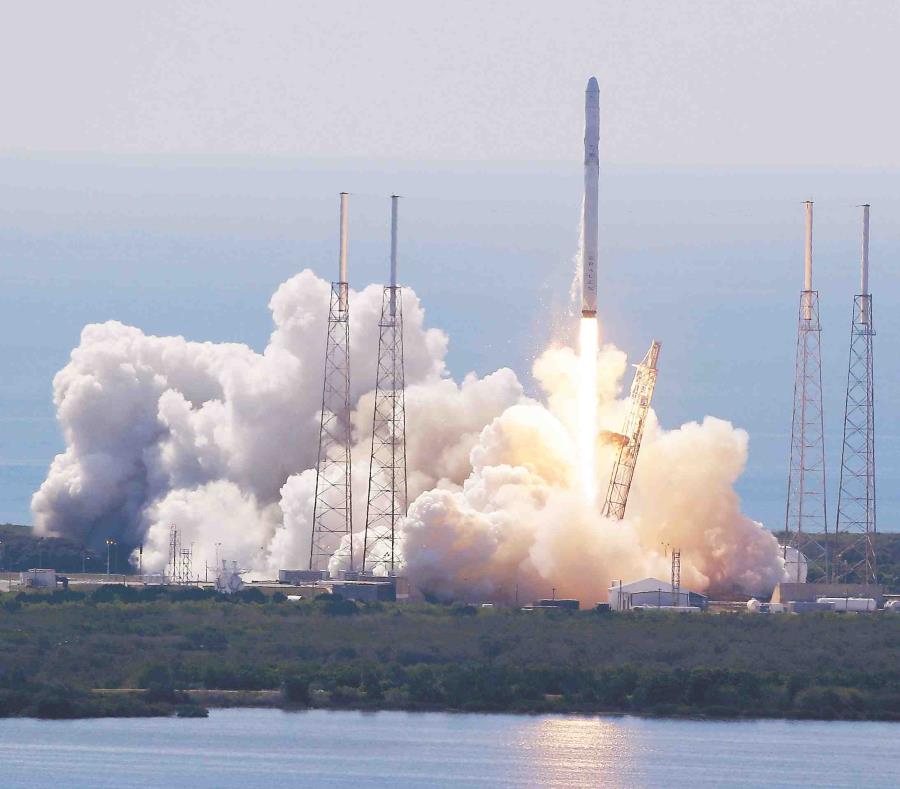 El satélite, tipo radar, fue lanzado en un cohete H-2A a las 13:20 hora local (04:20 GMT) desde el centro espacial de Tanegashima. (AP / John Raoux) (semisquare-x3)