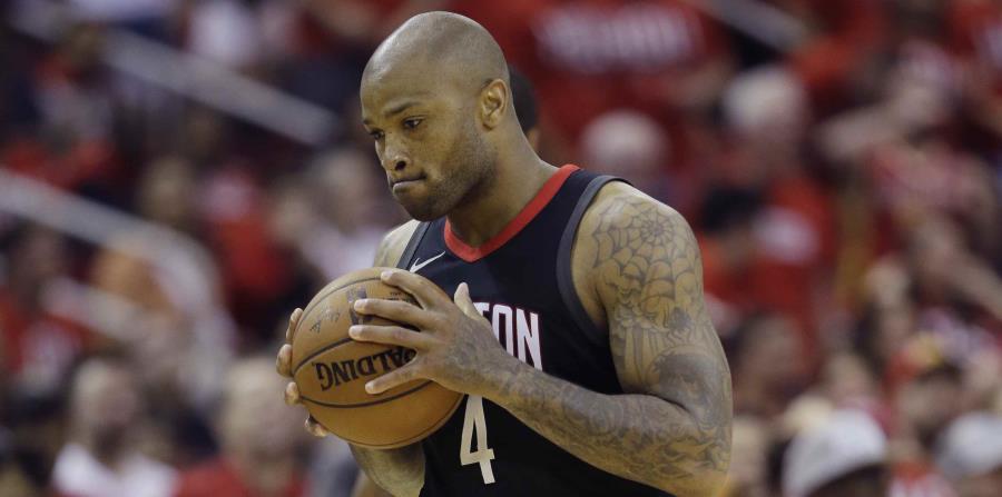 P.J. Tucker en un juego contra Golden State el pasado 14 de mayo. (AP / David J. Phillip) (horizontal-x3)