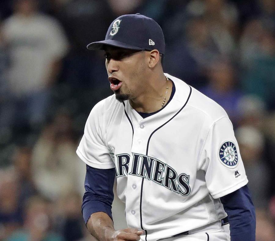 Edwin Díaz celebra en el montículo su último rescate en lo que va de temporada. (AP) (semisquare-x3)