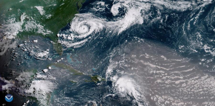 Fotografía de la NOAA muestra el ciclón Chris en la costa de Estados Unidos. (horizontal-x3)