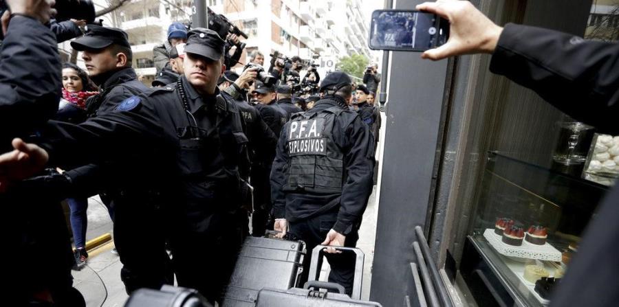 Hallan información de rivales y documentos históricos en el allanamiento a la casa de Cristina Kirchner (horizontal-x3)