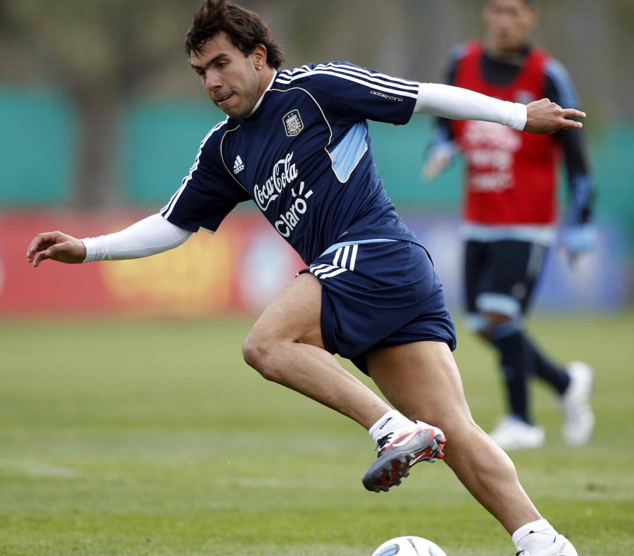 Tras desvincularse del club chino, Carlos Tevez firmó un contrato con Boca por dos años. (AP / Natacha Pisarenko) (semisquare-x3)