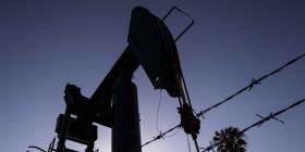 Irán urge a todos los productores de petróleo a asumir recortes