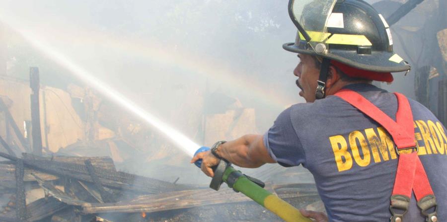 El fuego en la farmacia Walgreens que ubica en el centro comercial Norte fue apagado rápidamente por los bomberos.El incendio empezó a eso de las 9:00 a.m., según una llamada a través del sistema de emergencias 911, que fue catalogado como malici (horizontal-x3)