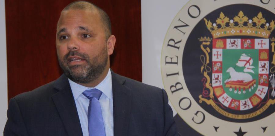 In the picture Manuel Laboy, Secretary of Economic Development and Commerce and the Secretary of the Treasury (horizontal-x3)