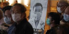 China exonera a doctor reprendido por advertir sobre el coronavirus