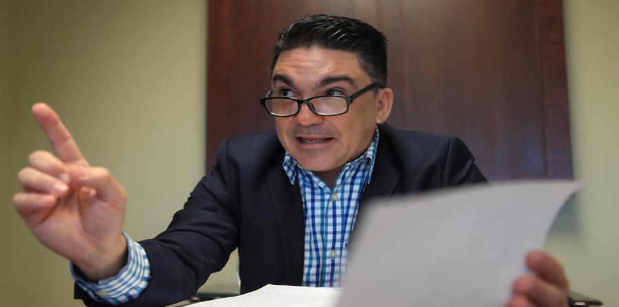 En la foto está Javier Rivera Ríos, comisionado de Seguros. (horizontal-x3)