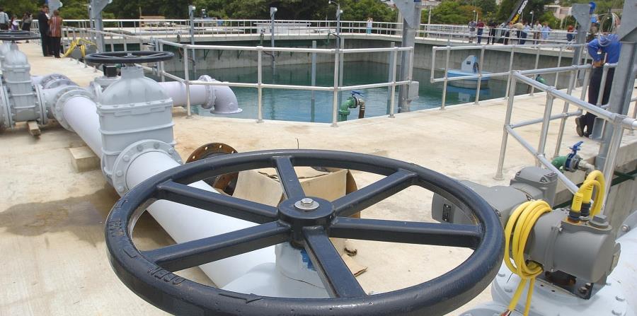 Varias de las plantas de tratamiento de aguas de la AAA quedaron fuera de servicio tras el huracán porque se inundaron. (horizontal-x3)