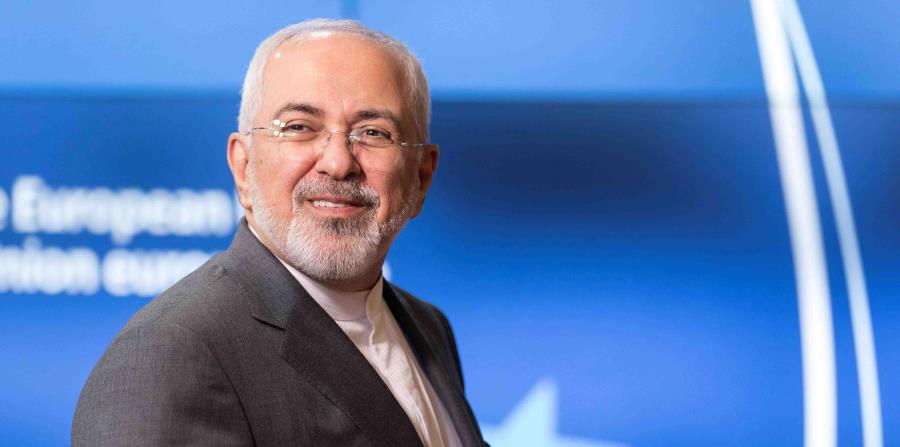 El ministro iraní de Exteriores, Mohammad Javad Zarif, llega a su reunión con la jefa de la diplomacia europea, Federica Mogherini, en Bruselas (horizontal-x3)