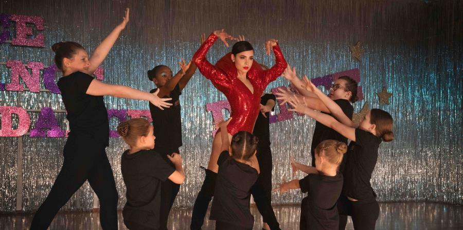 Reseña: “Feel the Beat”, una historia sencilla y fantasiosa que ...