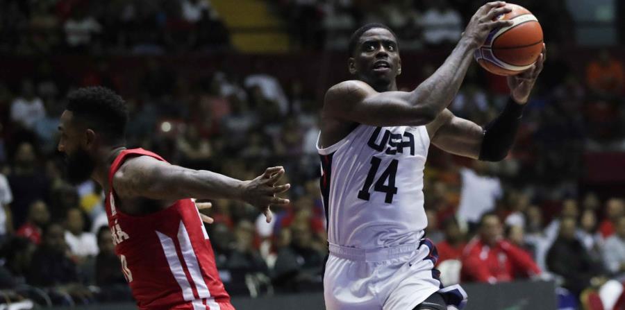 Dwayne Bacon (con el balón) anotó 10 puntos. (EFE) (horizontal-x3)