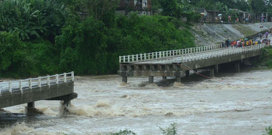 Con algo más de 100 metros de longitud, el puente fue construido en 1984, y resulta vital para la comunicación terrestre entre Zaza del Medio y la cabecera provincial, situados a poco más de 10 kilómetros. (ACN) (horizontal-x3)