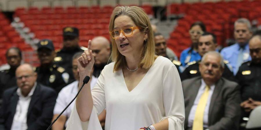 Carmen Yulín Cruz durante la conferencia de prensa en la que anunció el nombramiento de José Caldero como jefe de la Policía Municipal de San Juan el pasado 18 de junio. (GFR Media) (horizontal-x3)