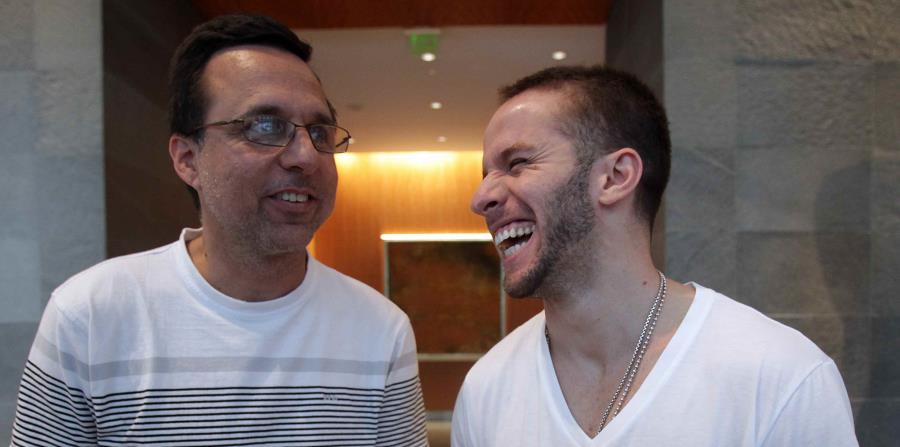 Jaime Barea, aquí junto a su hijo José Juan Barea, forma parte del grupo interesado en adquirir la franquicia de los Indios. (GFR Media) (horizontal-x3)