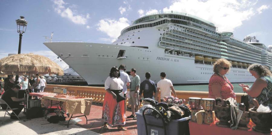 Los agentes de viaje fueron llevados a diversos puntos turísticos de la isla (horizontal-x3)