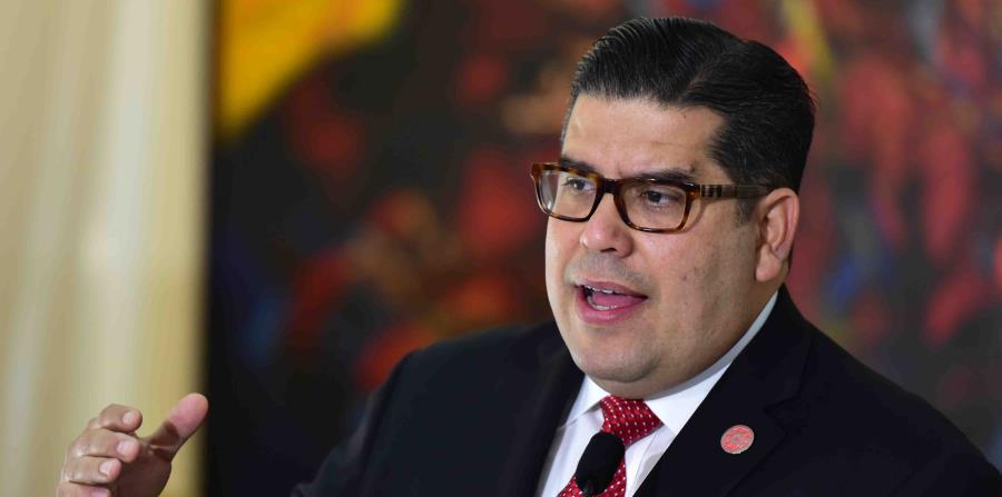 Los 33 funcionarios electos del PPD, encabezados por el portavoz de la minoría en la Cámara baja, Rafael “Tatito” Hernández (arriba), solicitaron el pasado 30 de agosto ser amigos de la corte en ese caso. (horizontal-x3)