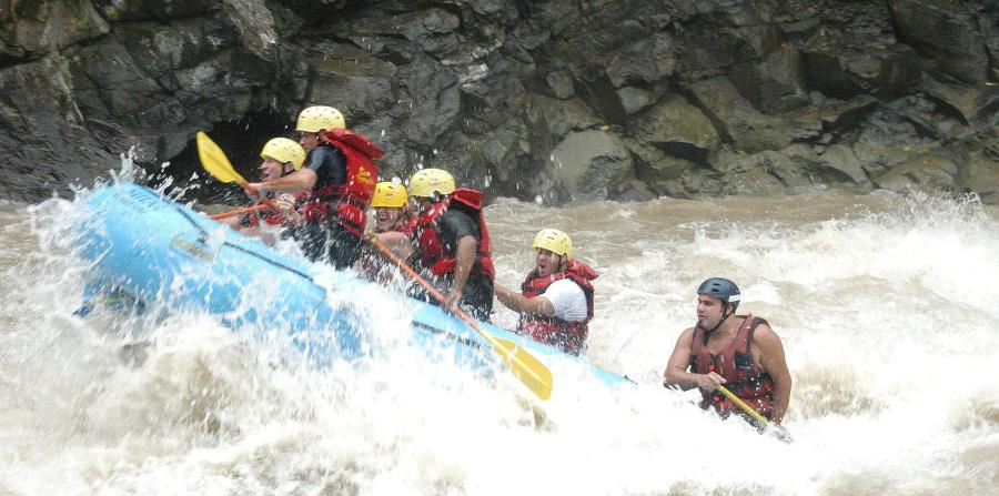 El rafting consiste en navegar un río en una balsa. (GFR Media) (horizontal-x3)