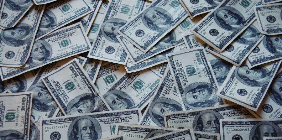 Sin embargo, los consumidores minimizaron la volatilidad mostrada recientemente en el mercado de valores. (horizontal-x3)