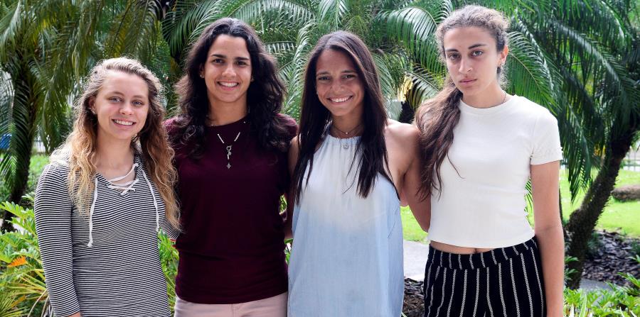 Mercedes Bauzá, Karina Socarrás, Laura Suárez y Cristina Torres están solicitando a la Federación de Fútbol una reunión en agosto. (horizontal-x3)