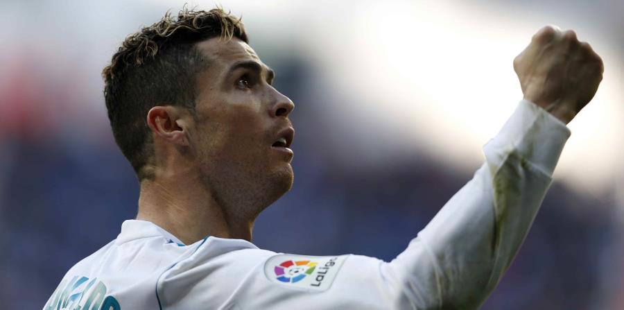 Cristiano Ronaldo celebra su gol de apertura contra el Alavés. (AP) (horizontal-x3)