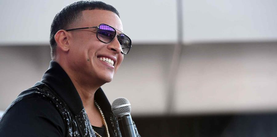 Daddy Yankee llegó a Chauen en compañía del productor estadounidense RedOne, de origen marroquí, con quien ha publicado un breve vídeo en las redes sociales. (horizontal-x3)