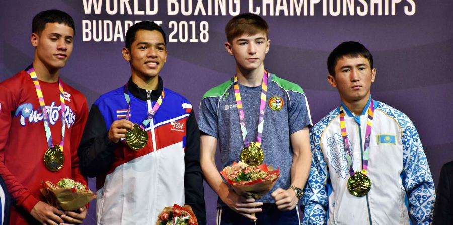 Jan Paul Rivera, a la extrema izquierda, con la medalla de plata. (Suministrada) (horizontal-x3)