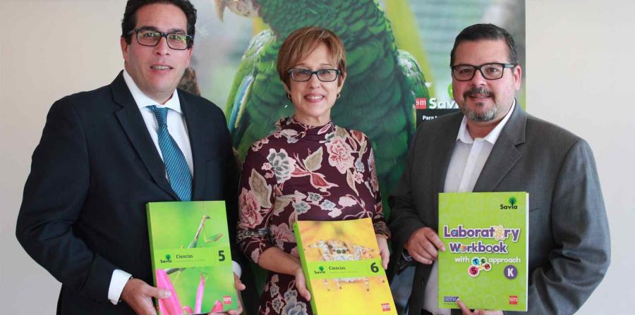 Desde la izquierda, Juan Reyes, director general de SM, María Mercedes Grau, responsable de Asesoría Pedagógica de SM y Daniel Oti, director comercial de SM. (horizontal-x3)