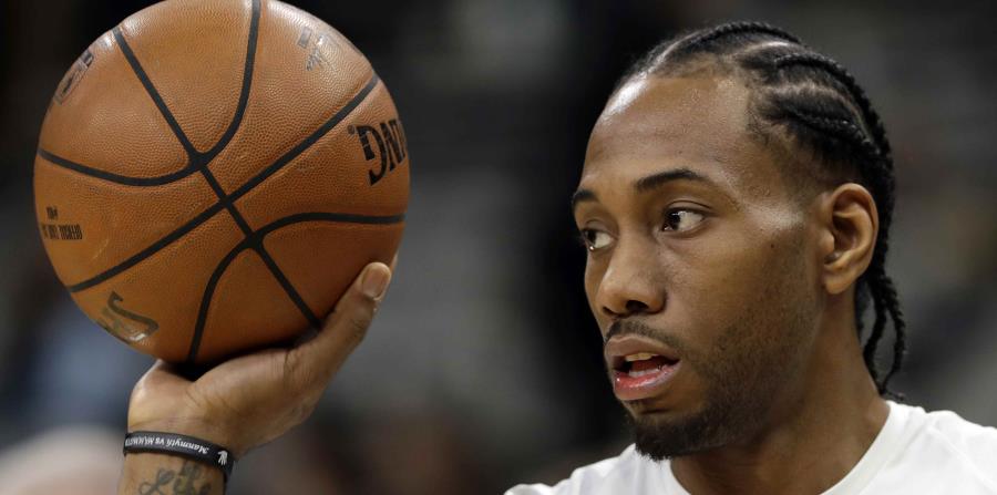 Leonard jugó sólo nueve partidos con los Spurs la temporada pasada por una lesión de pierna. (Archivo / AP) (horizontal-x3)