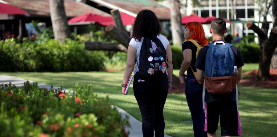 Los Retos Que Enfrentan Maestros Y Estudiantes Al Estar Fuera Del Sal N