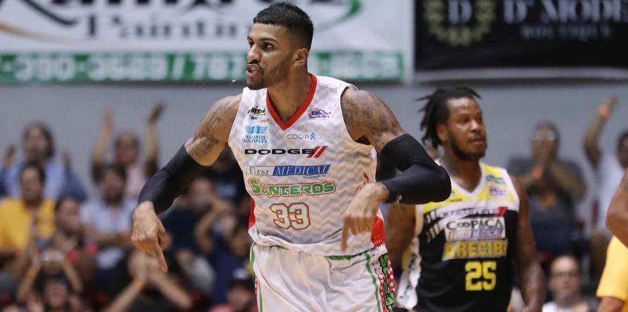 Chris Gastón logró 18 puntos en el triunfo de los Santeros ante Quebradillas. (GFR Media) (horizontal-x3)
