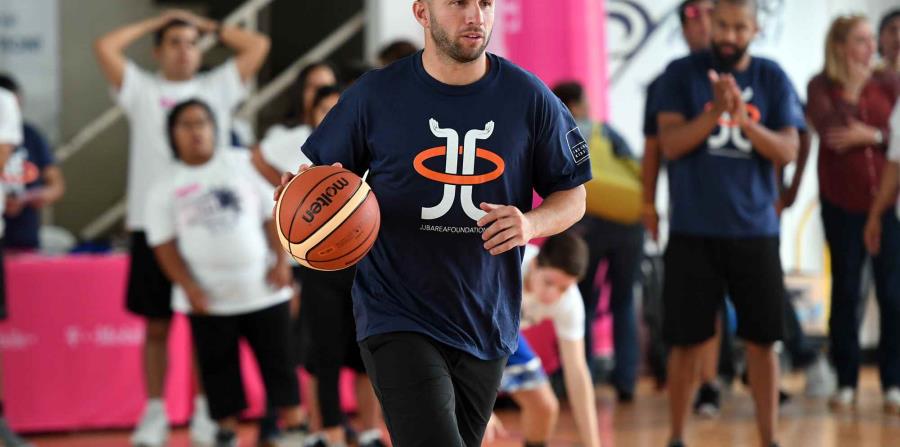 Barea compartió con los niños que asistieron a la clínica. (horizontal-x3)