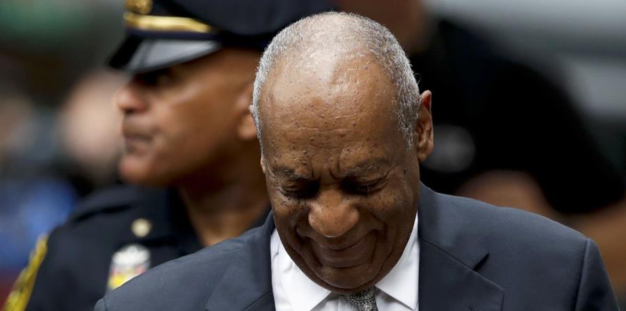 Bill Cosby a su llegada a la corte de Montgomery. (horizontal-x3)