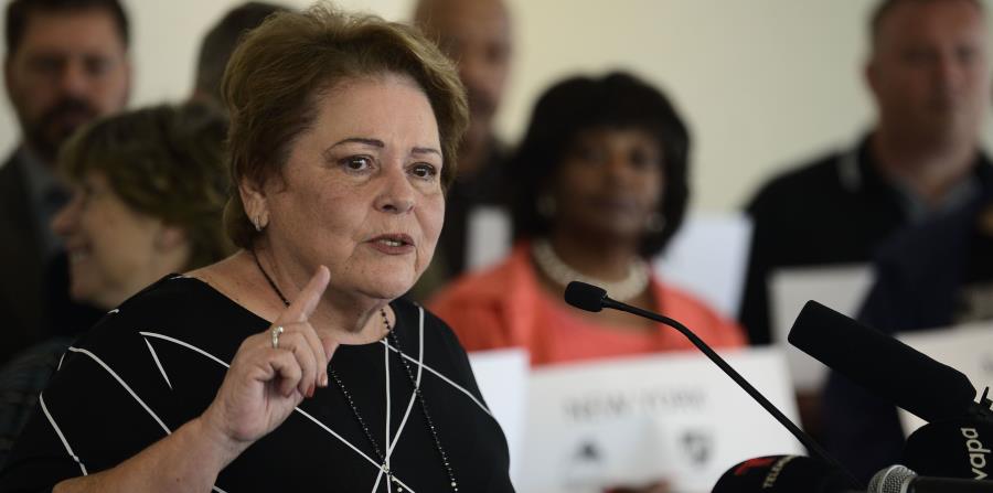 La sindicalista también destacó que otra de las expresiones hace la advertencia de que las escuelas charters no pueden implantarse violándole los derechos al magisterio. (horizontal-x3)