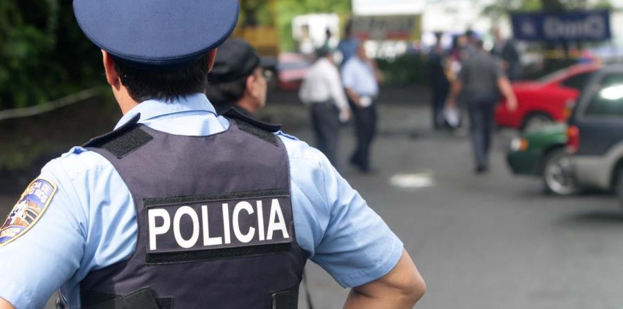 Junto al fiscal Carlos Rodríguez Rodríguez, la División de Homicidios de Vega Baja investiga el caso. (horizontal-x3)