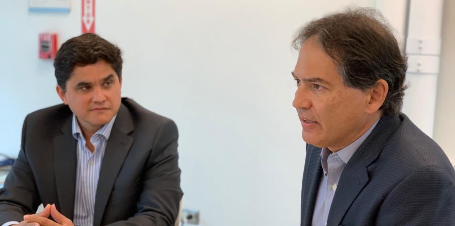 Desde la izquierda, José Huyke, líder del comité de premiación de los PRITC Innovation Awards, y Antonio Sosa Pascual, copresidente del Puerto Rico Information Technology Cluster. (Suministrada) (horizontal-x3)