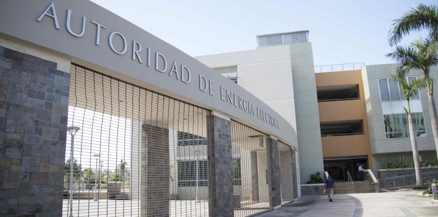 El jueves, cinco miembros de la Junta de la AEE renunciaron por la controversia en torno al salario del nuevo director. (horizontal-x3)