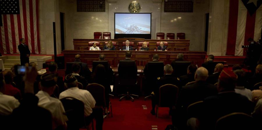 La vista se llevó a cabo en un salón del Capitolio en Puerto Rico. (horizontal-x3)