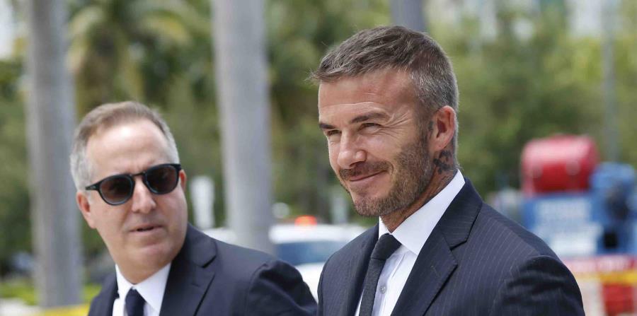 David Beckham y su socio Jorge Mas abandonan la alcaldía de Miami. (AP) (horizontal-x3)