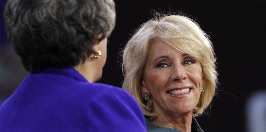 En la foto, la secretaria de Educación federal, Betsy DeVos (horizontal-x3)